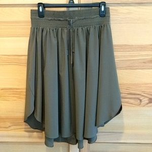 Lululemon the Everyday Skirt in Sage, Size 8 EUC
